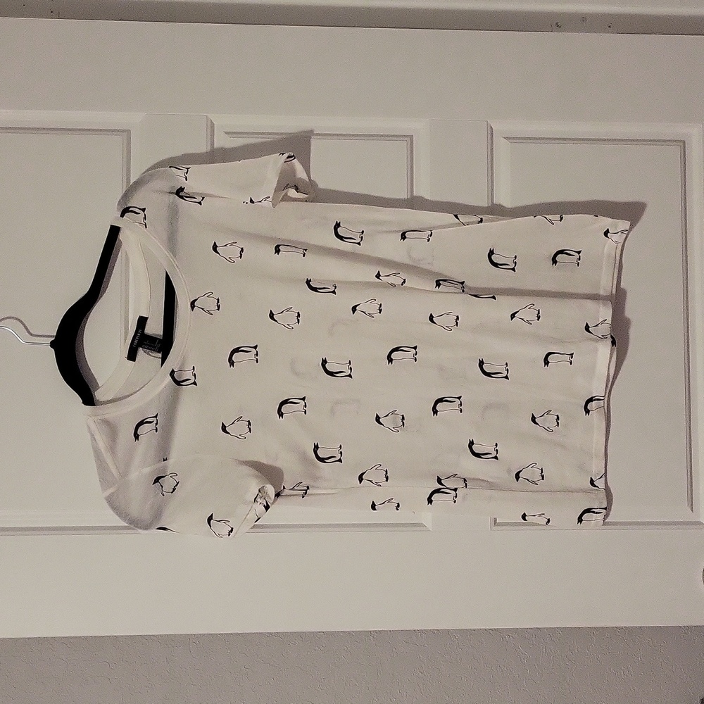 Adorable penguin tee
